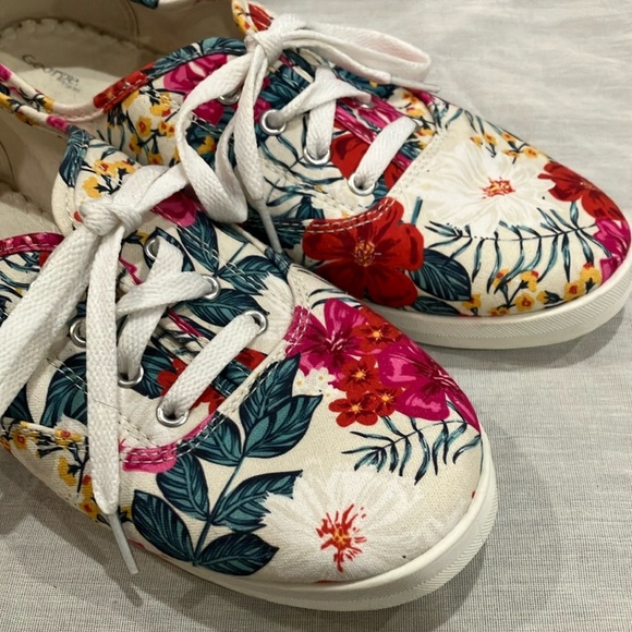 Size 10 women’s Low-Top Sneakers with Floral canvas Print - cushy insoles - Picture 2 of 12